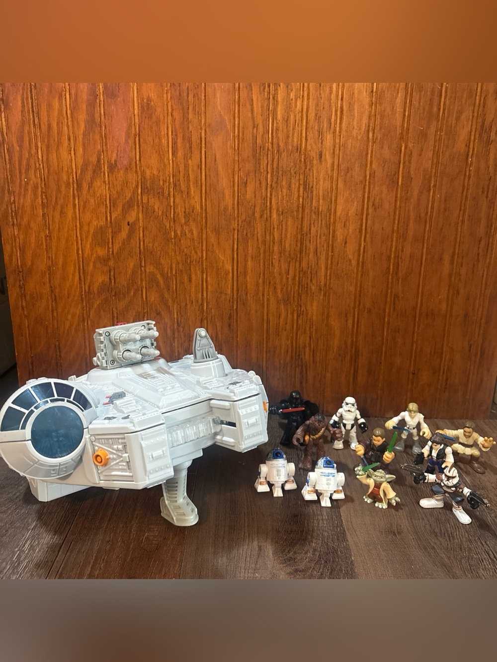 Playskool Star Wars Galactic Heroes Milliennium Falcon w 11 Figures